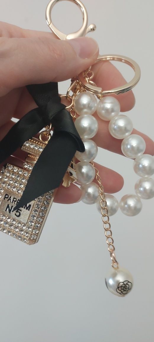Zjawiskowy brelok Coco Chanel Parfum N'5
