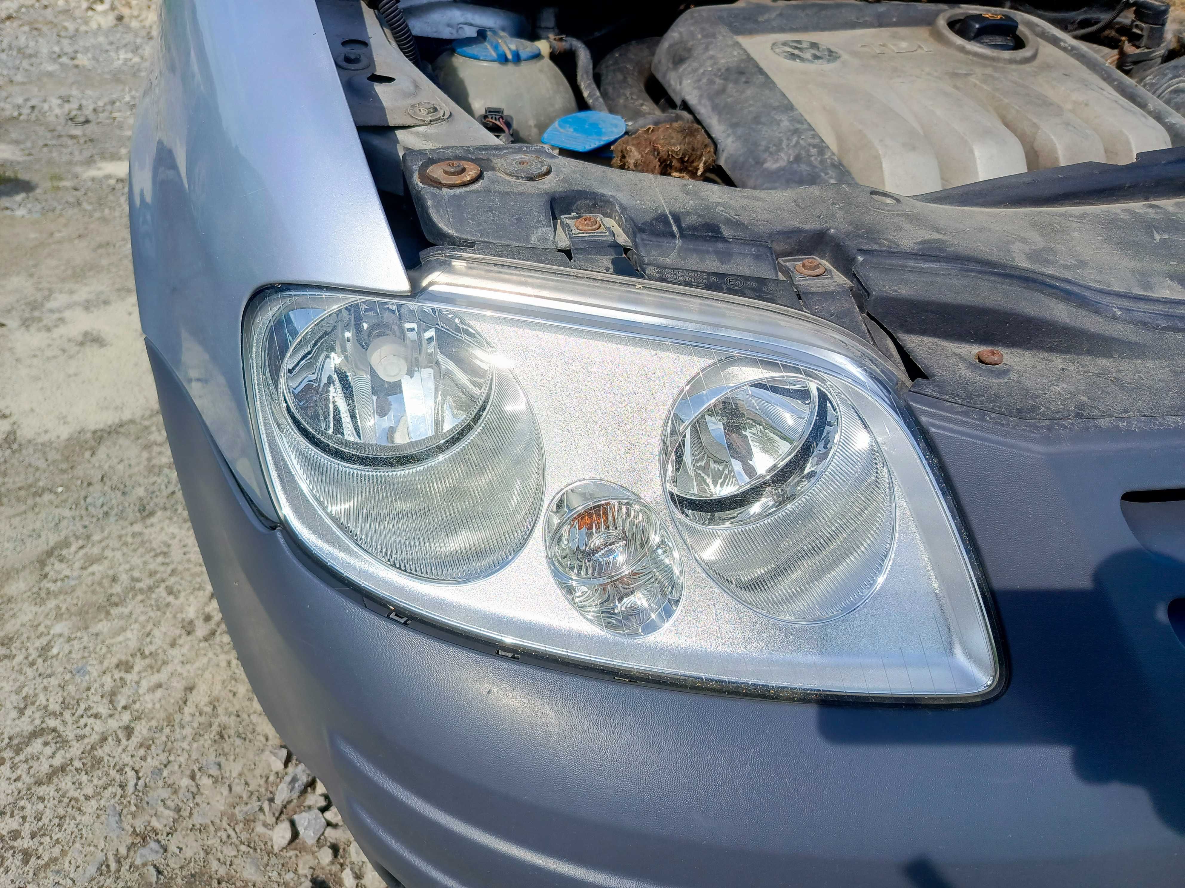 Volkswagen Caddy III 2K0 Lampa Prawa Przód EU