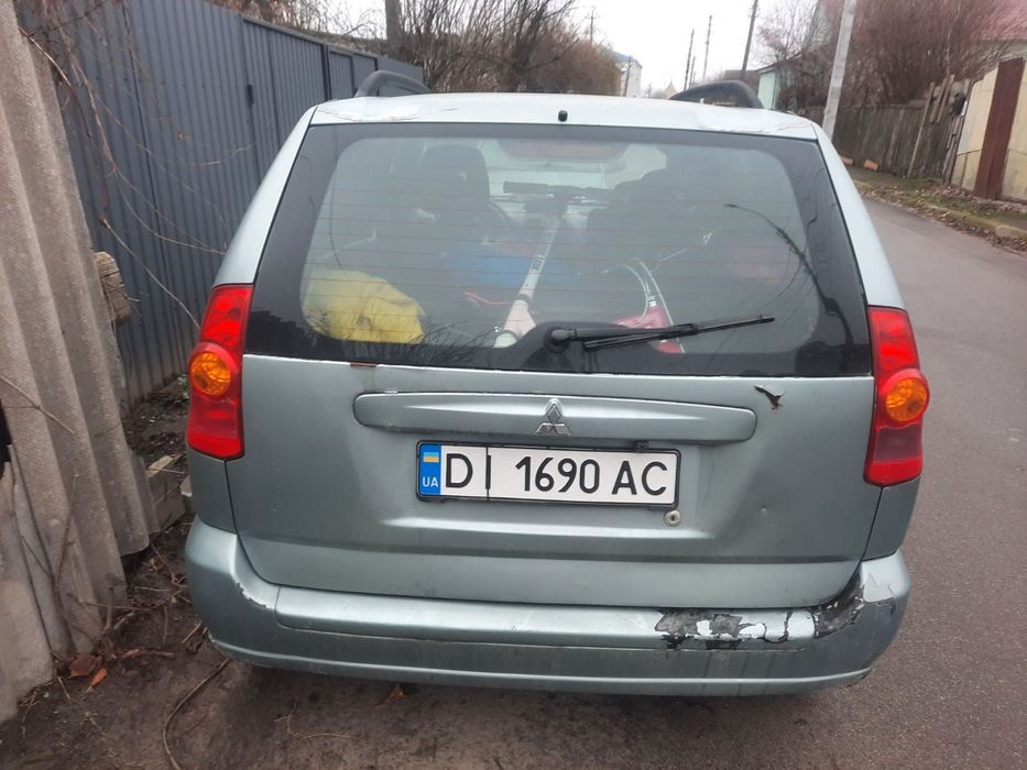 Економний Mitsubishi Space Star 2004