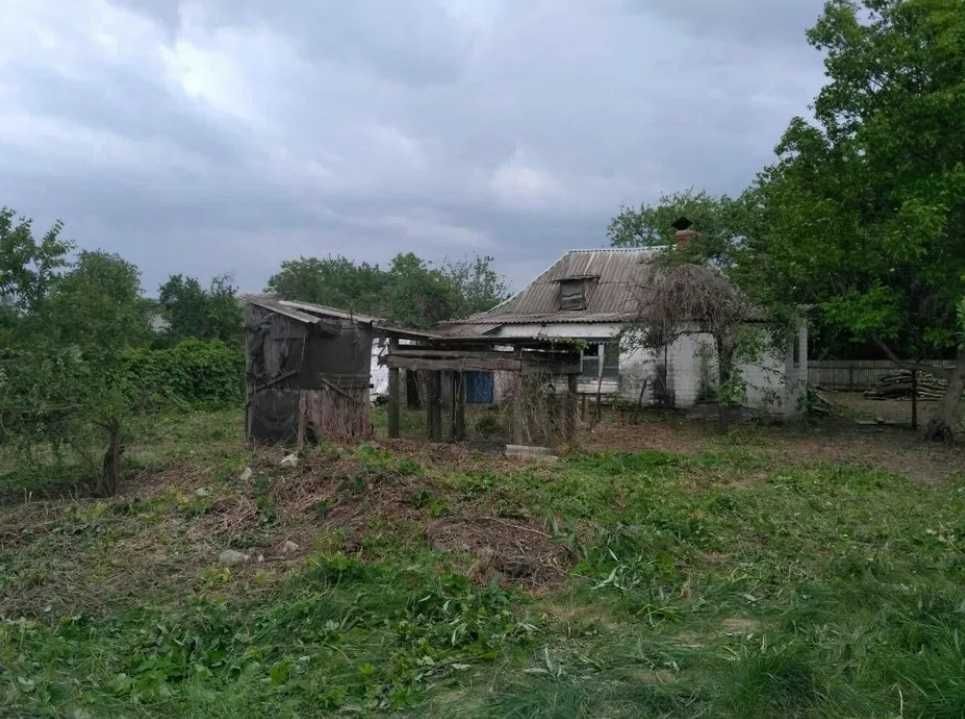 Продається будинок під реконструкцію в с. Мошни
