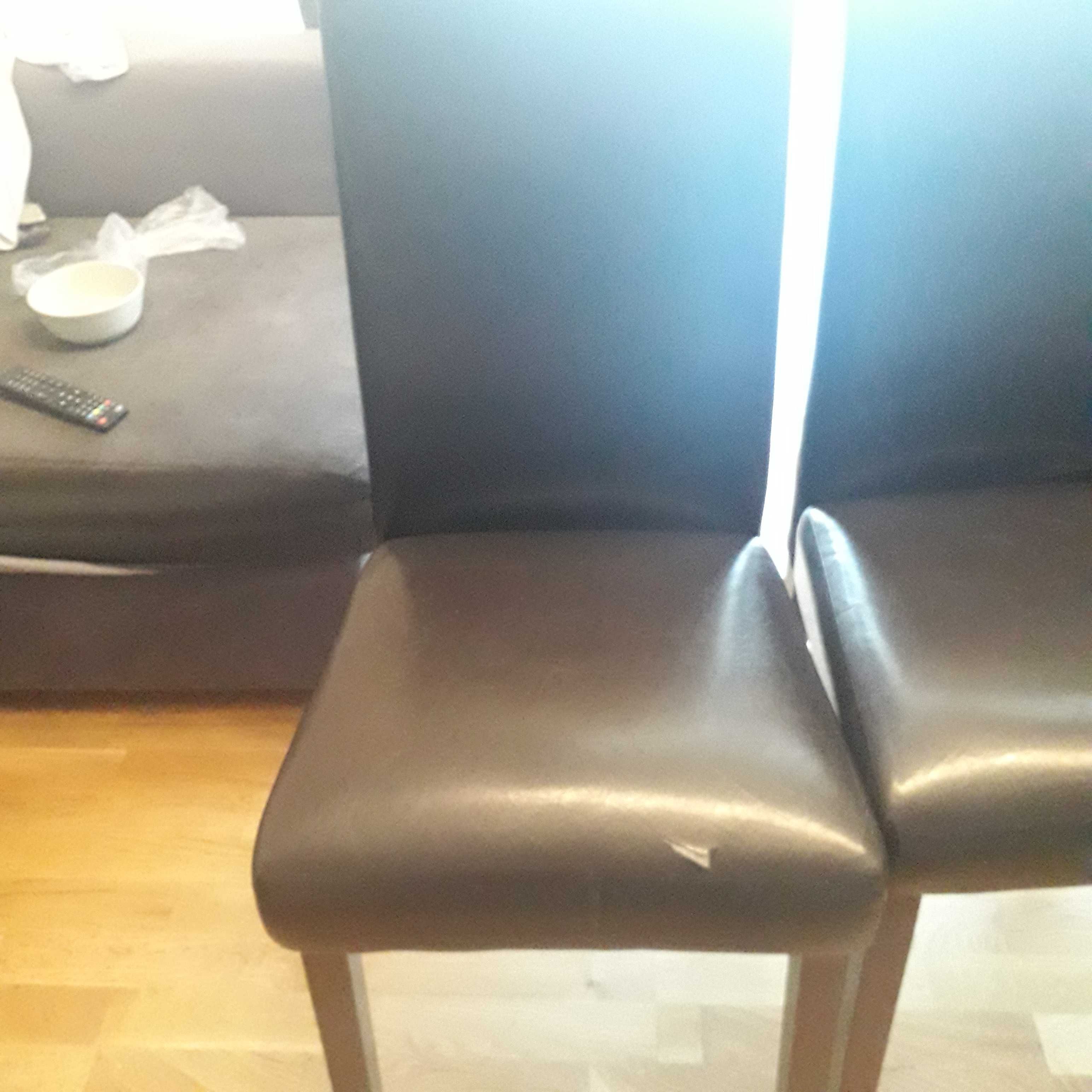 używany stół drewniany i 4 krzesła