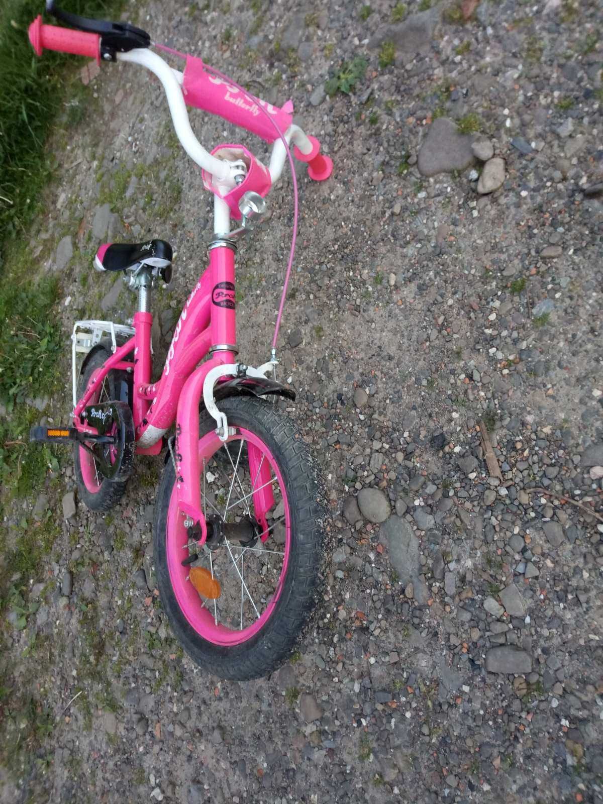 детский велосипед  розовый  б.у.