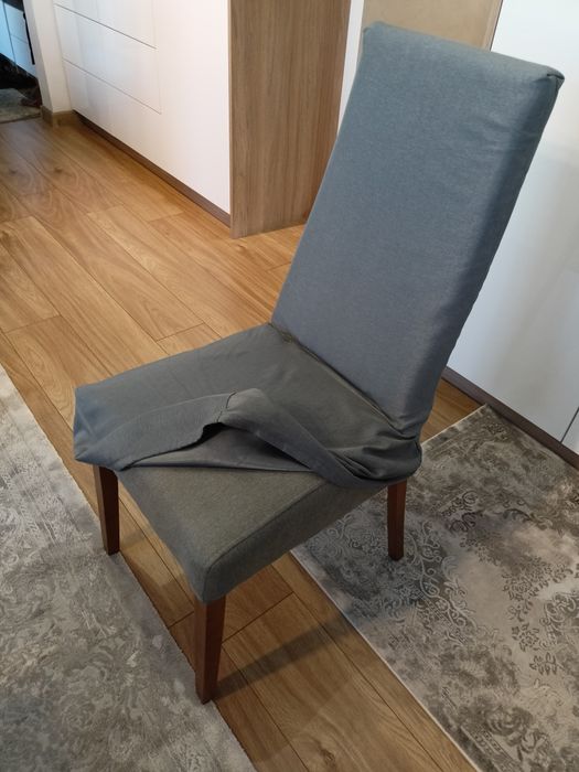 8 krzeseł z pokrowcami +2 hokery gratis