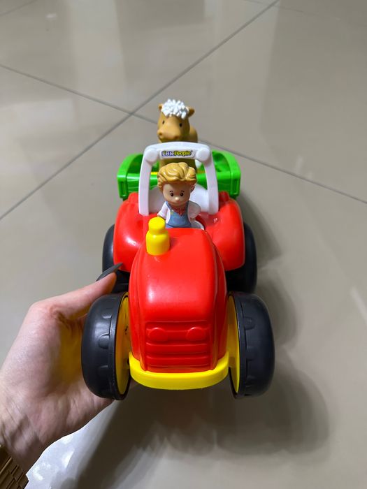 Музыкальный трактор little People