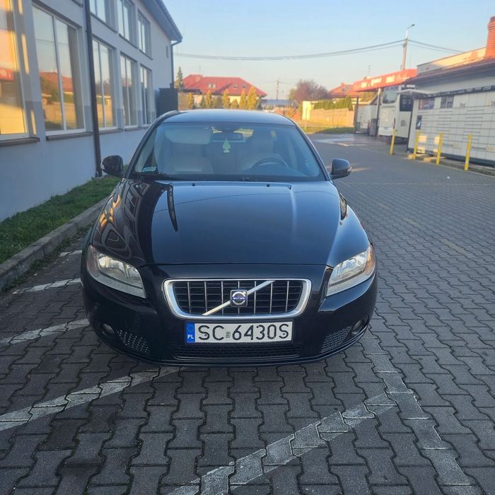 Volvo V70 Samochód w ciągłej eksploatacji. Normalne ślady użytkowania.