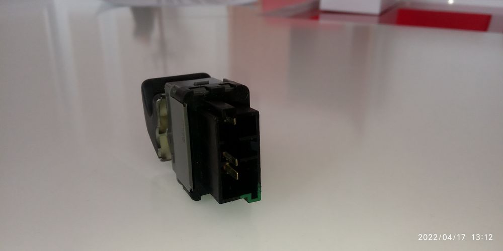 Кнопка відкривання скла Peugeot 307 CC