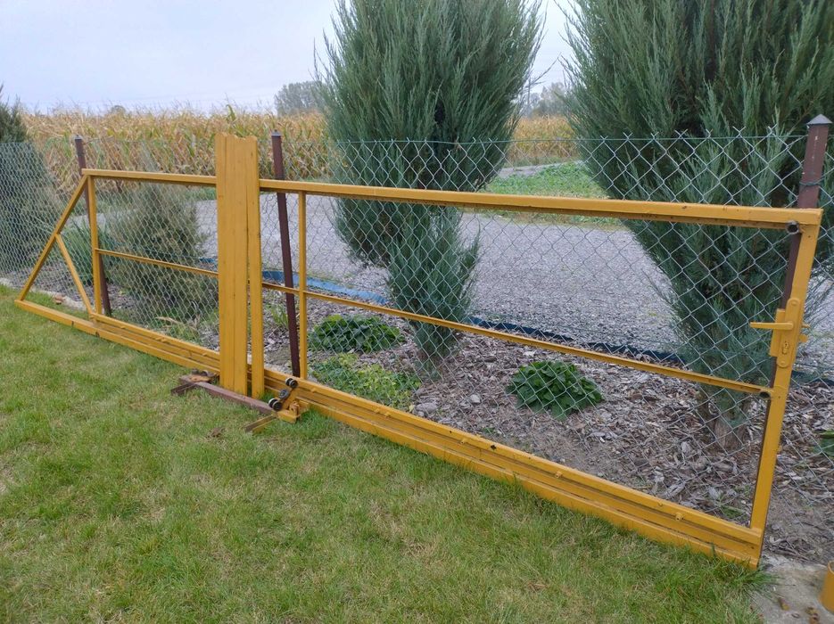 Brama wjazdowa na posesję