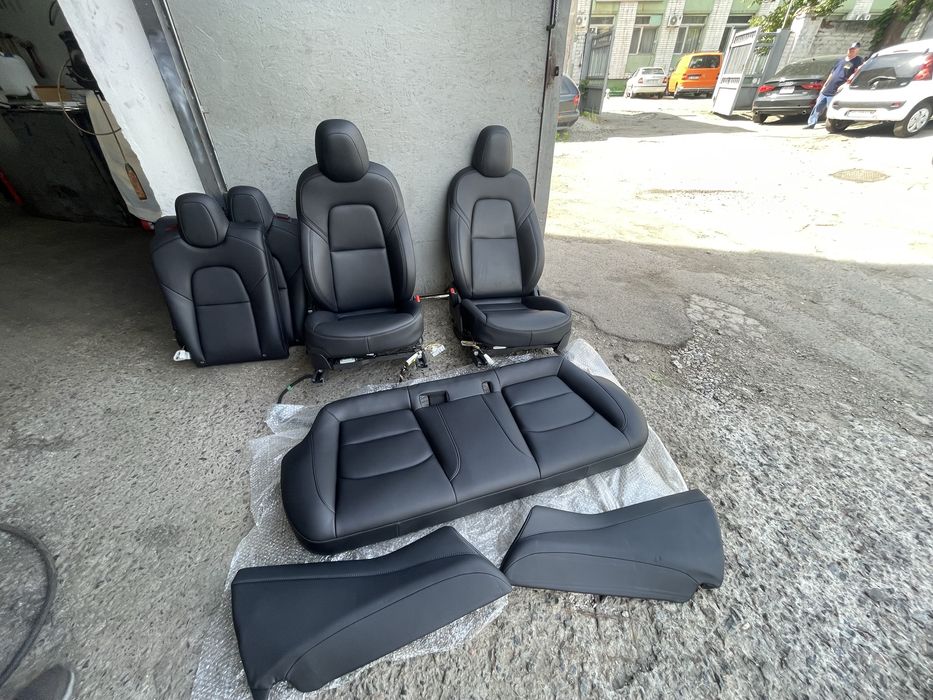 Продам сидения Tesla 3 рестайлинг в идеальном состояние