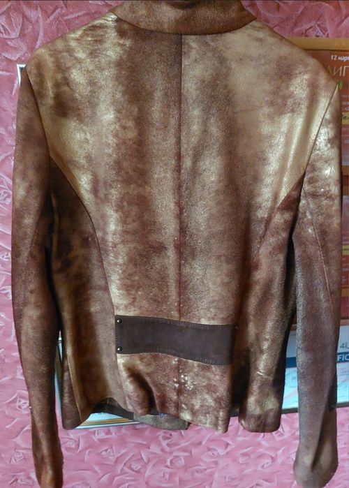Замшевая,кожаная куртка-пиджак.