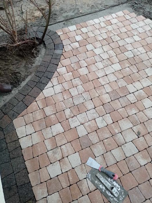 Układanie kostki brukowej.Wolne terminy
