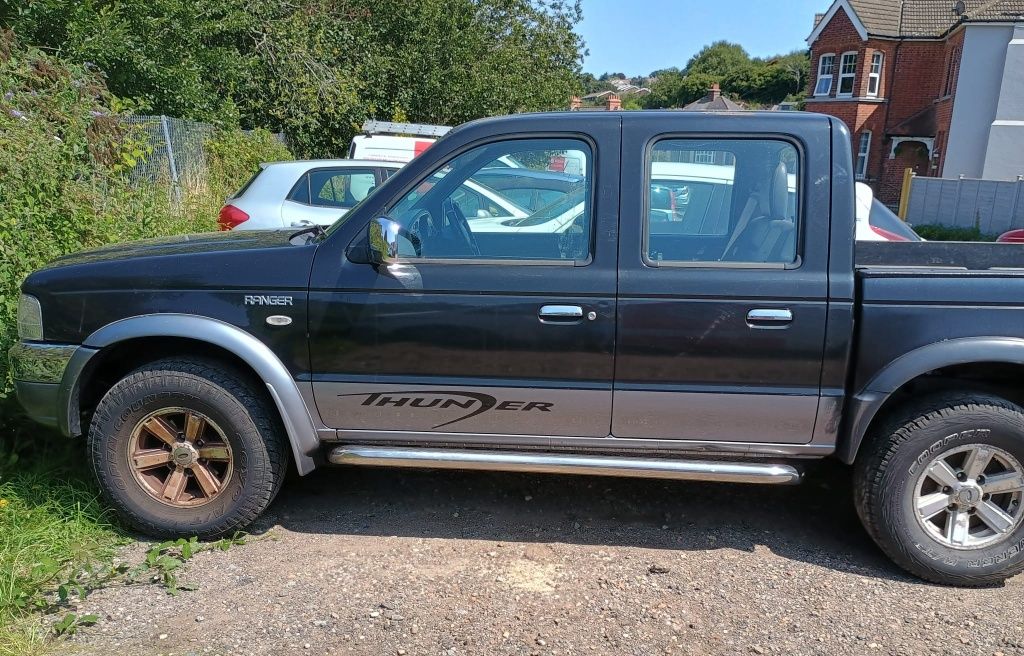 Mitcubishi Міцубісі L 200 пікап для військових 2002