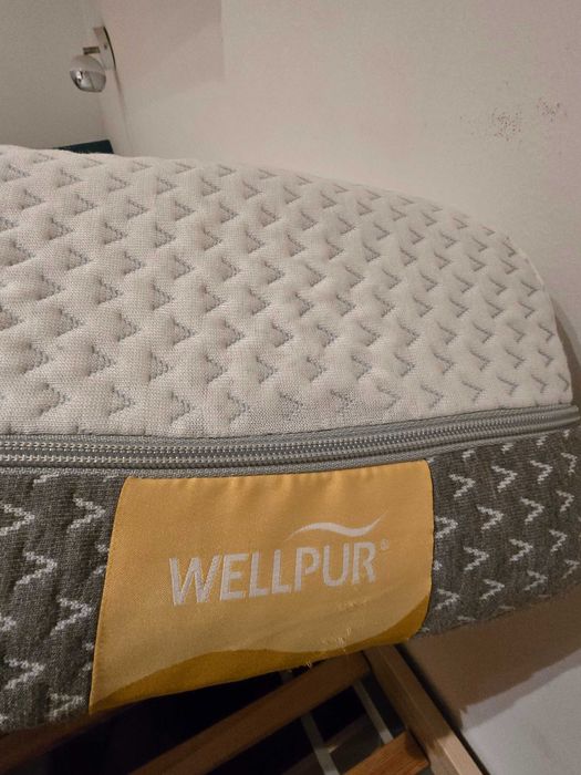 Łóżko z materacem 90x200