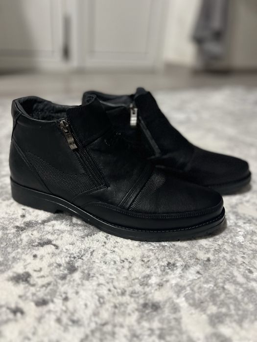 Зимове чоловіче взуття.