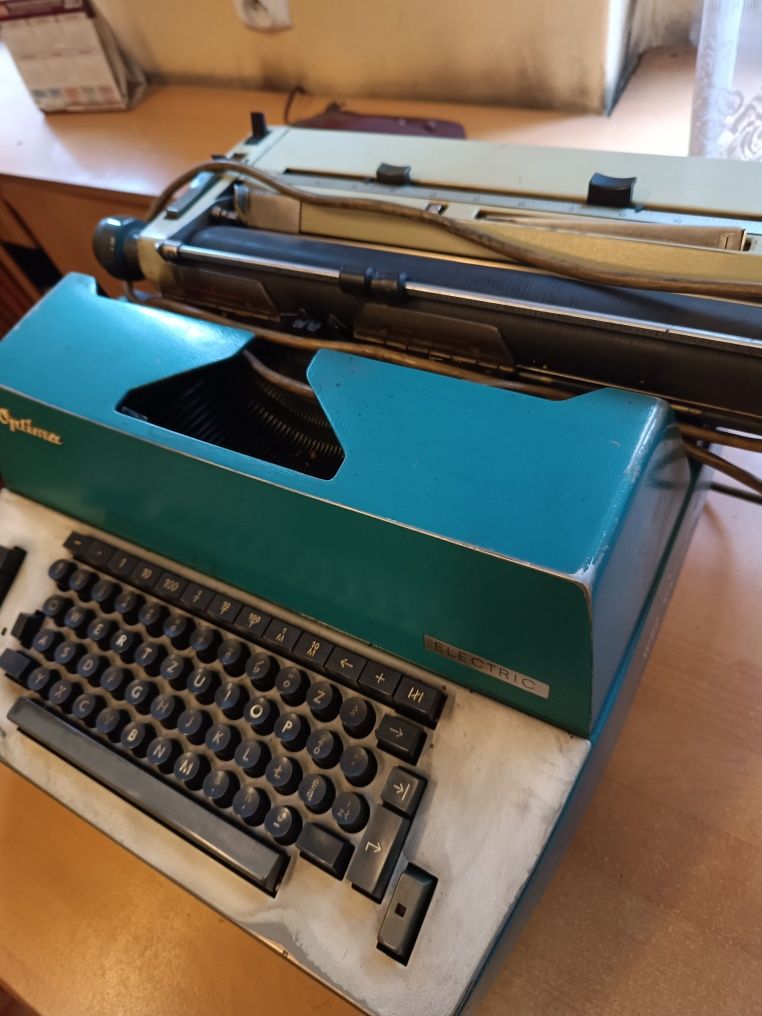 Maszyna do pisania Optima elektryczna