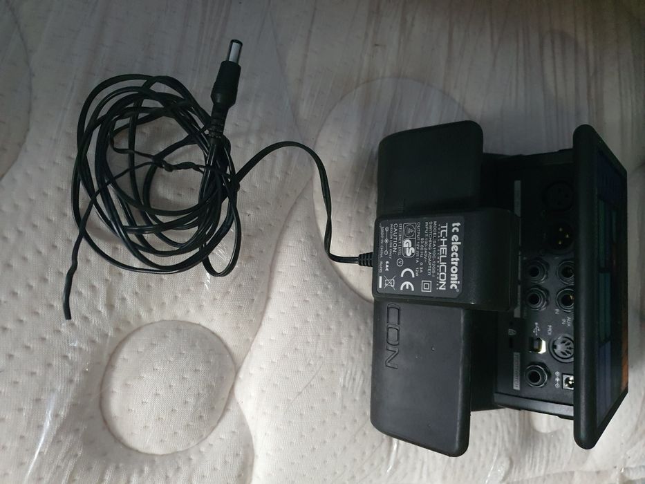 TC HELICON voice live touch - processador de efeitos para voz