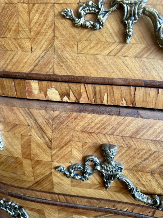 Movel Luis XV cómoda em madeira maciça