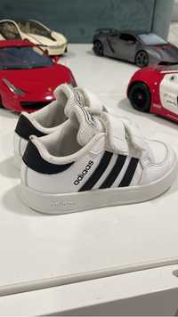 Ténis Adidas (menino)