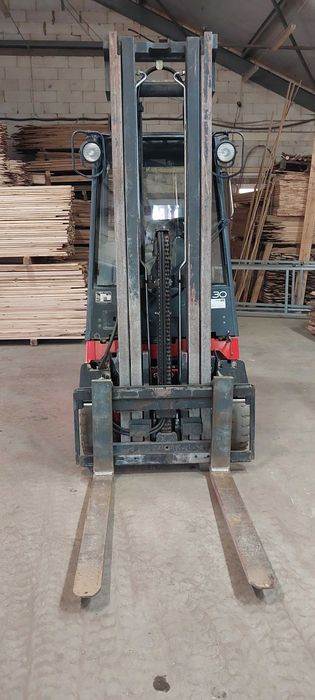 Elektryczny wózek widłowy Linde e30