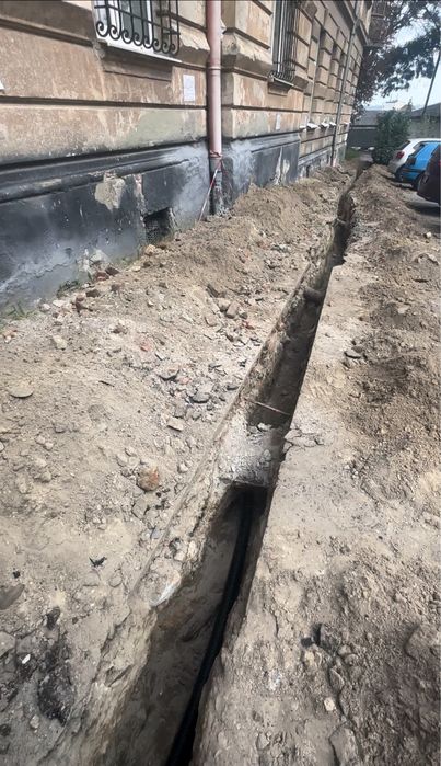 Копання землі траншей ровів  різноробочі послуги