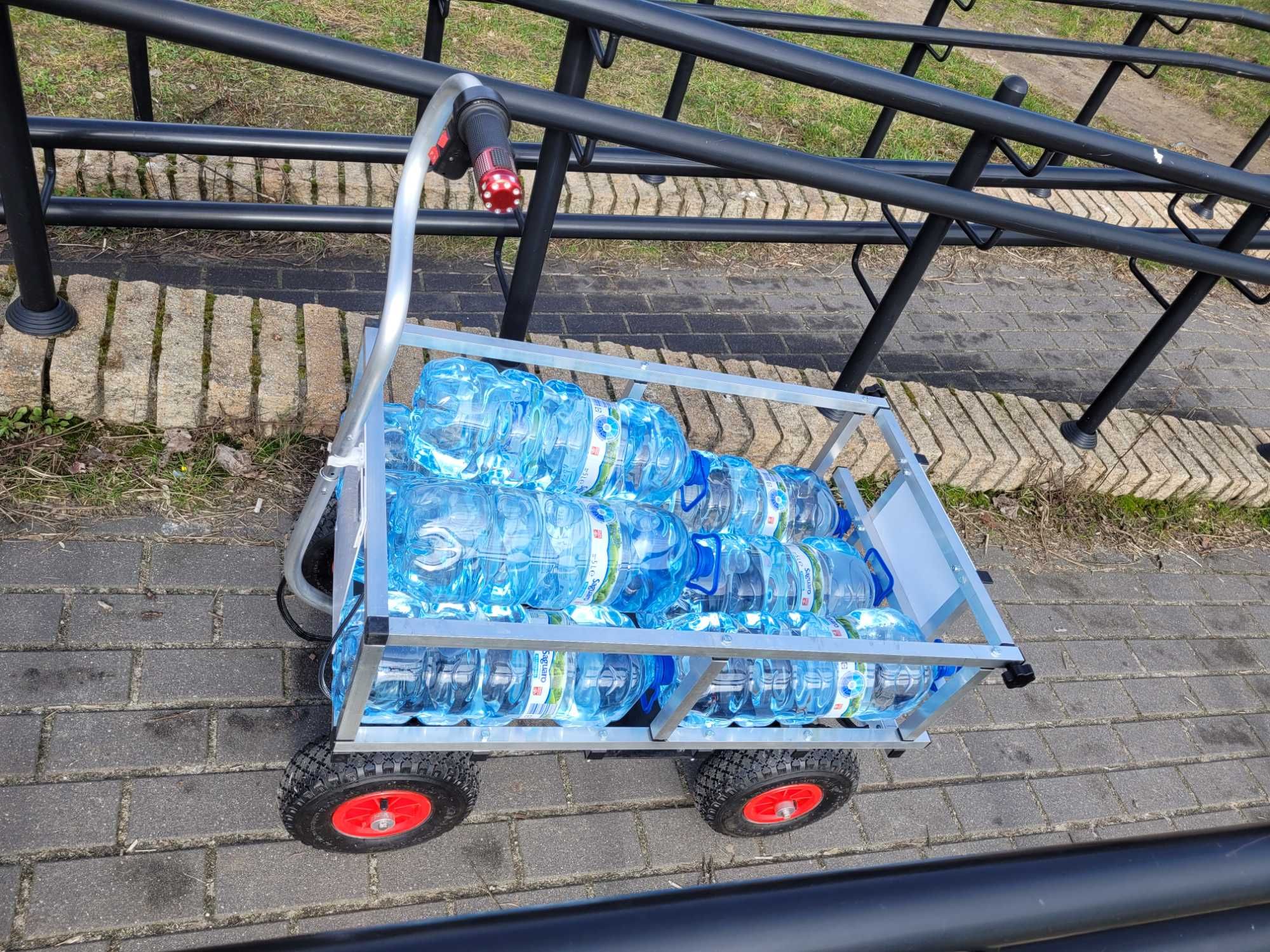 Wozek akumulatorowy skladany, latwy transport rzeczy na plażę