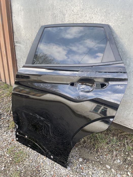 Двері Hyundai Kona