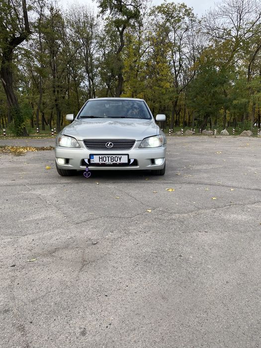Продам Lexus is200, 2,0