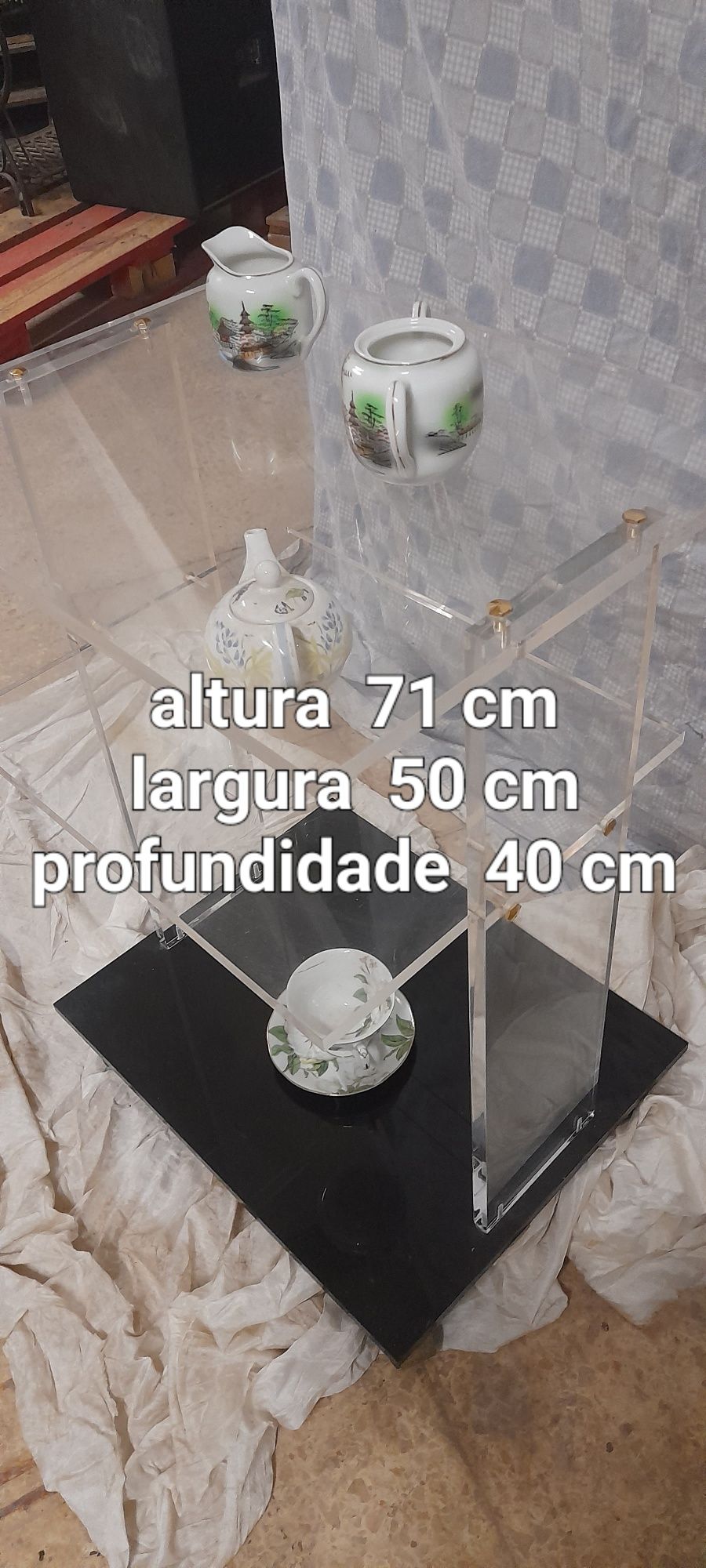 Mesa transparente rodas