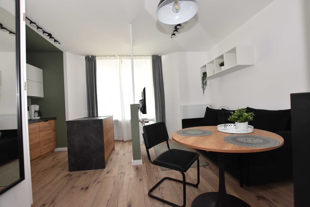 wynajmę nowoczesną kawalerkę, pełne wyposażenie, możliwy krótki termin