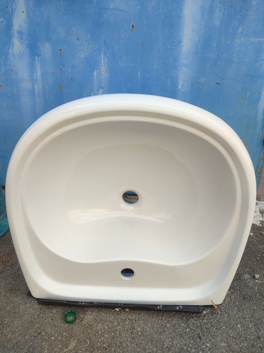 Умивальник підвісний