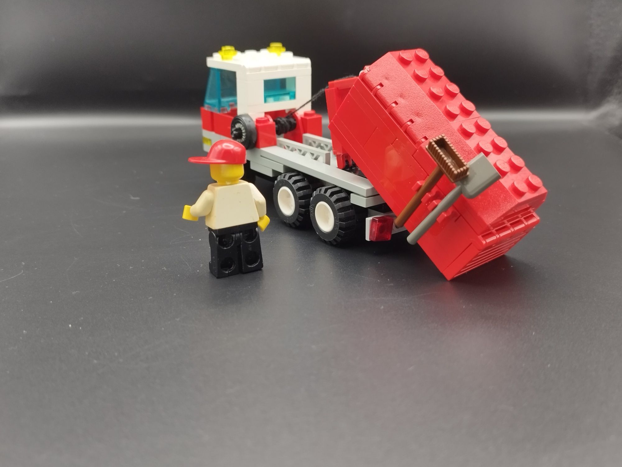 Śmieciarka LEGO System 6668  z 1992 r. Zestaw klocki