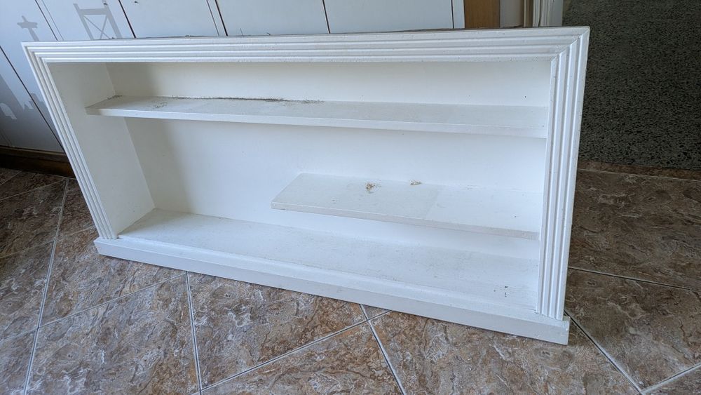 Móvel de parede com prateleiras