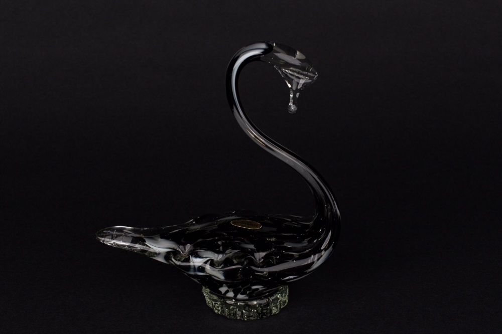 Figurka szklana łabędź ręczna robota szkło artystyczne vintage Niemcy