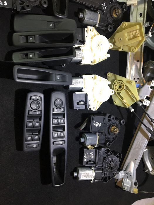 Renault scenic 3 megane 3 замок ручк механізм кнопка моторчик