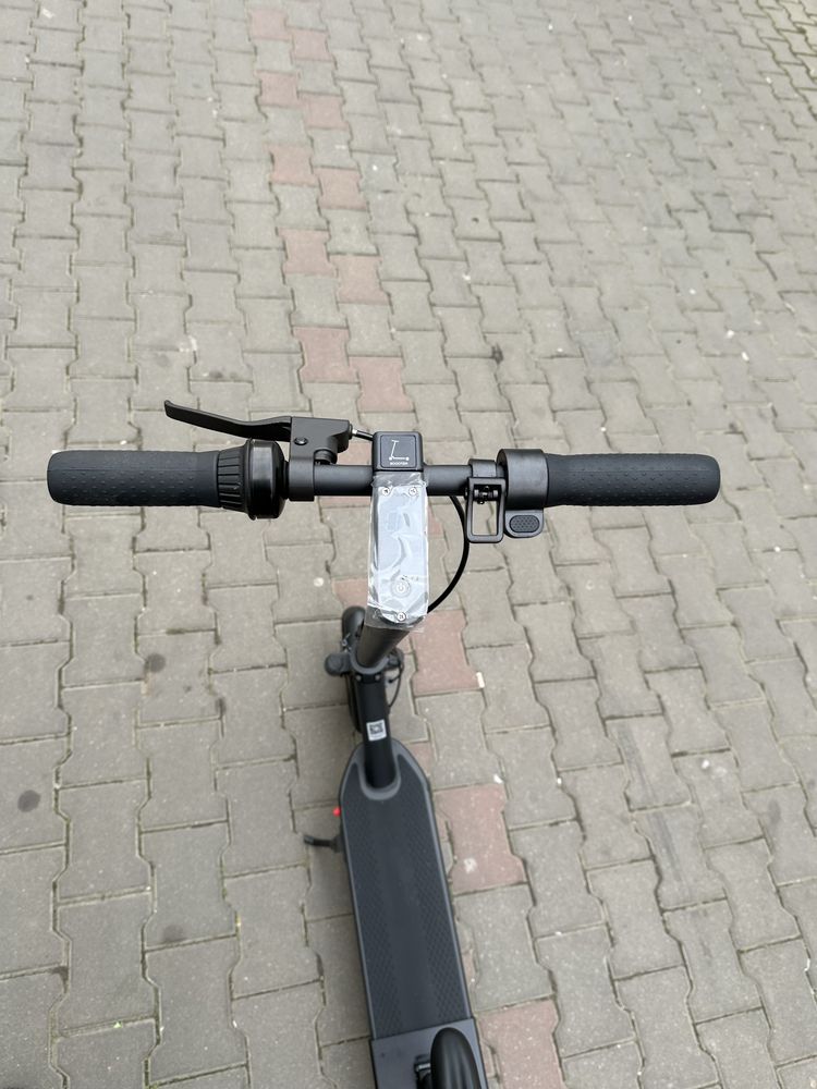 Электросамокат E-Scooter g30 max (600w, 15ah) 10''