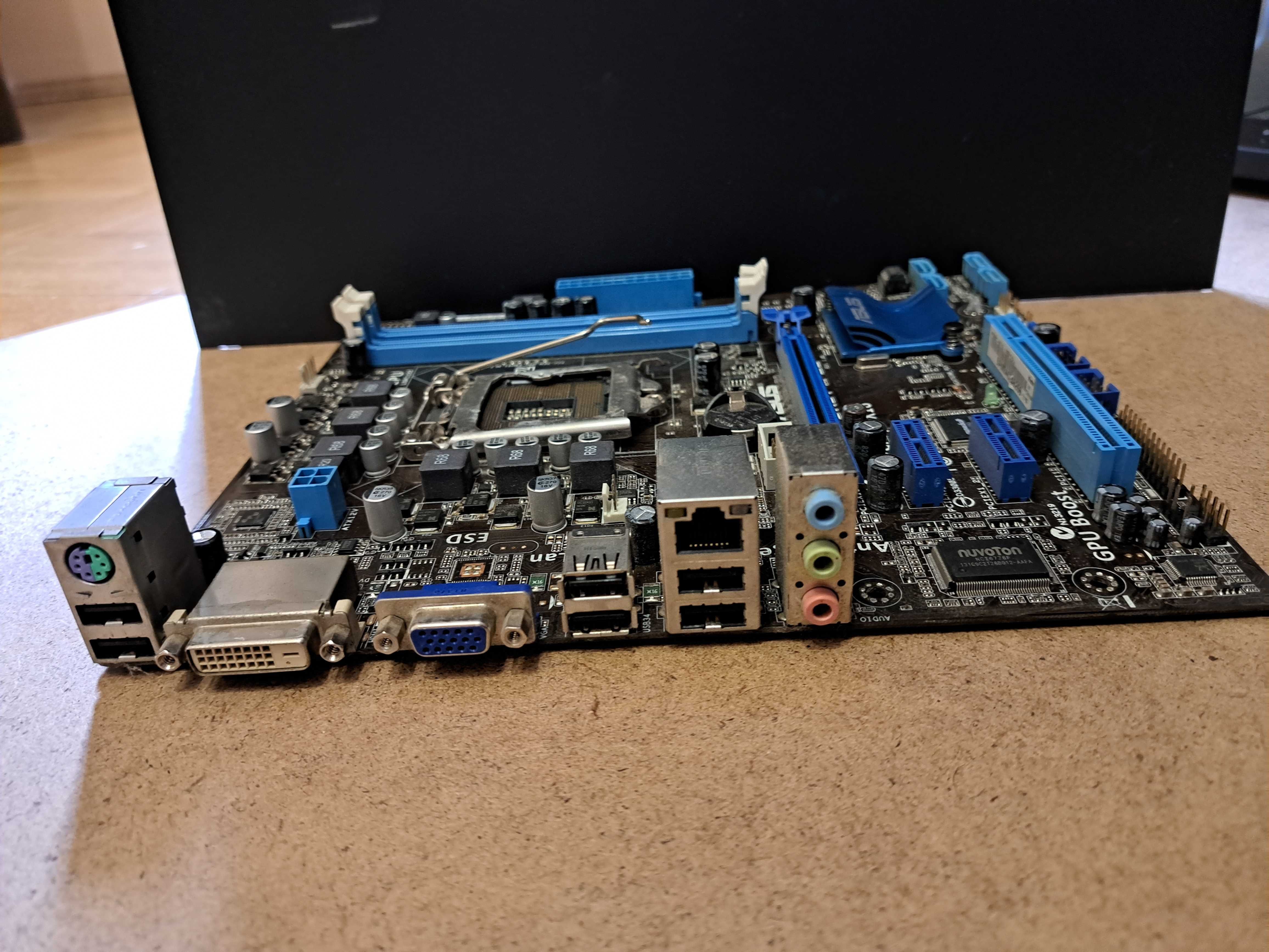 Материнська плата Asus P8H61M LE