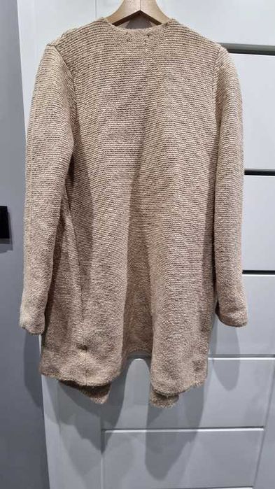 Sweter damski Reserved długi narzutka beżowy roz L