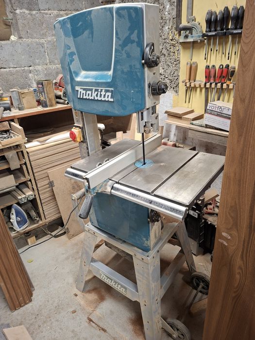 Piła taśmowa makita