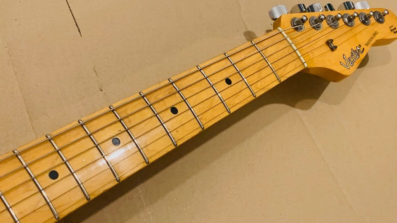 VESTER Tradition Series - gitara elektryczna stratocaster VINTAGE 80's