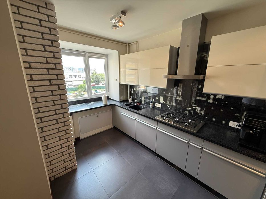 3 кк в цегляній новобудові, середній поверх, індивідуальне опалення