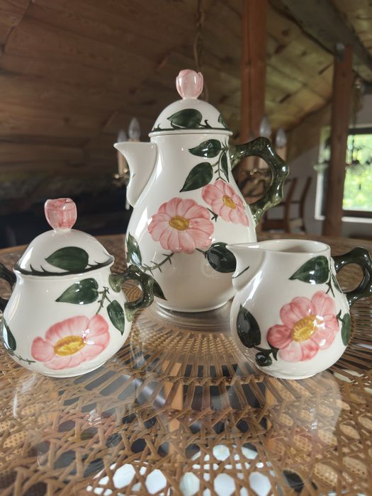 Zestaw villeroy & boch wide rose dzbanek, cukiernika mlecznik