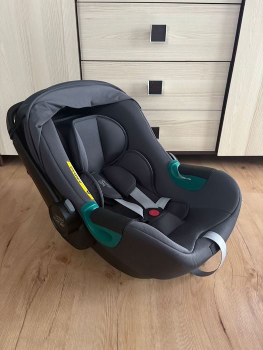 Nosidełko/fotelik Britax Römer BABY-SAFE 3 i-SIZE plus baza.