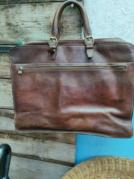 Mala em couro de homem