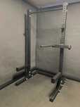HALF RACK 80x80x3 + STACJA DIP  / siłownia / klatka
