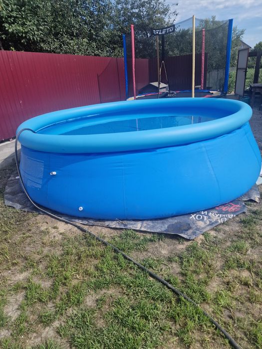 Продам басейн 360m×360m×90m.