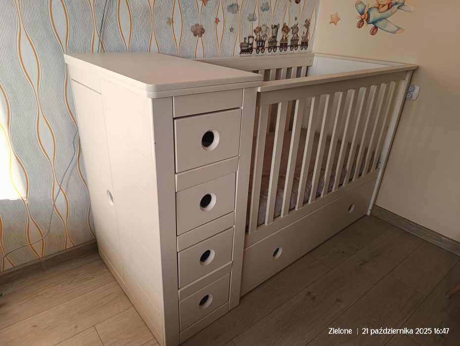 Łóżeczko Bellamy 
Sprzedam łóżeczko