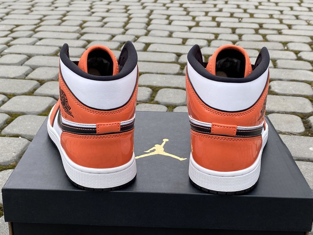 Оригінал Кросівки Nike Air Jordan 1 Retro Mid SE Turf Orange Джордан
