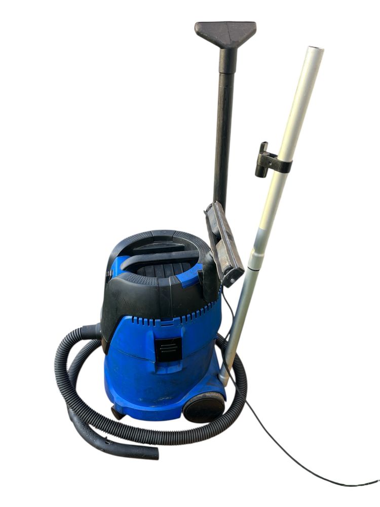 Odkurzacz przemysłowy Nilfisk 1200 W, 25 L, mokro-sucho