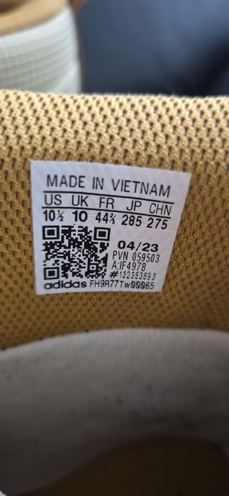 Туристичні черевики adidas