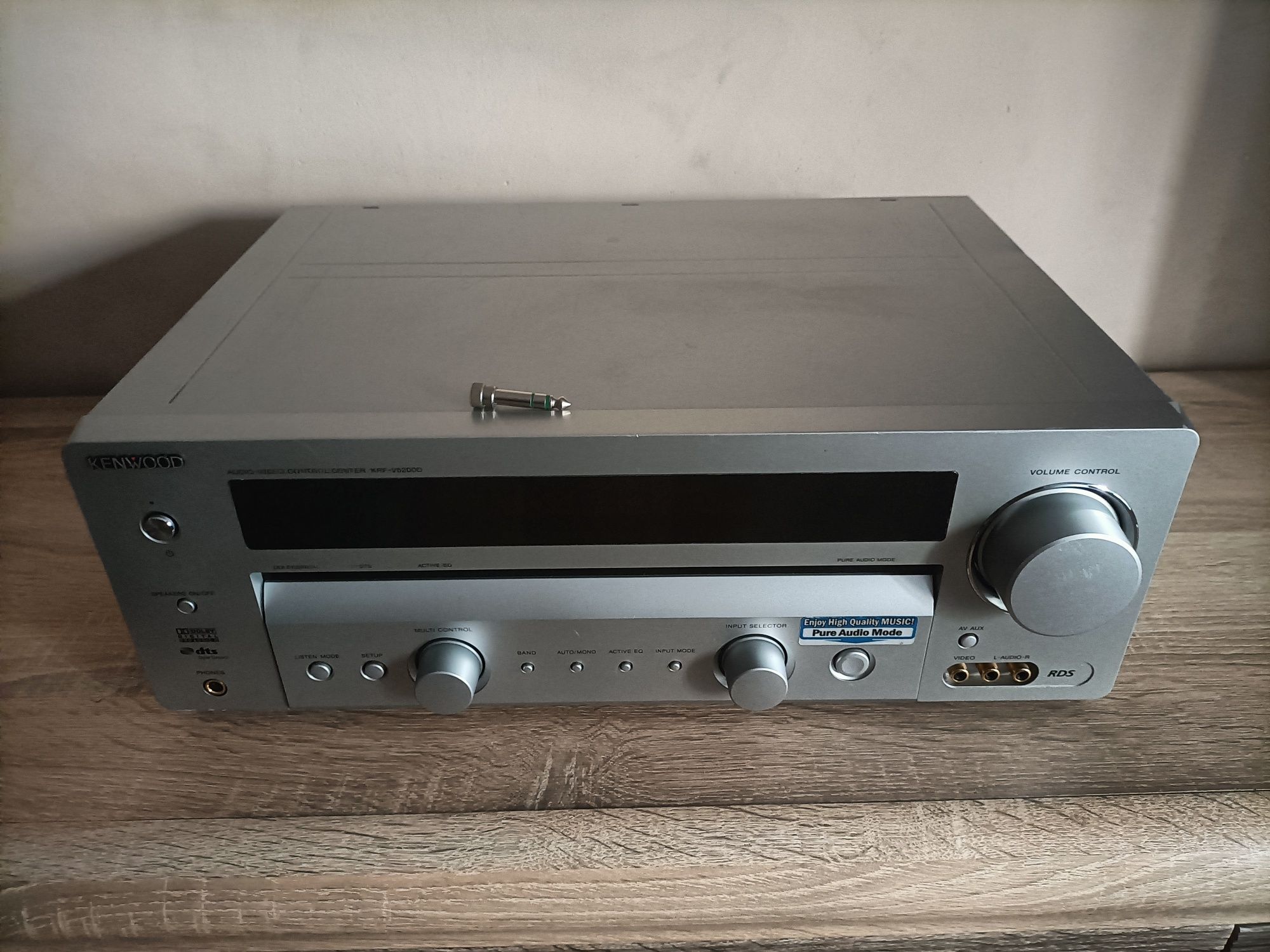 Kenwood KRF-V5200D amplituner