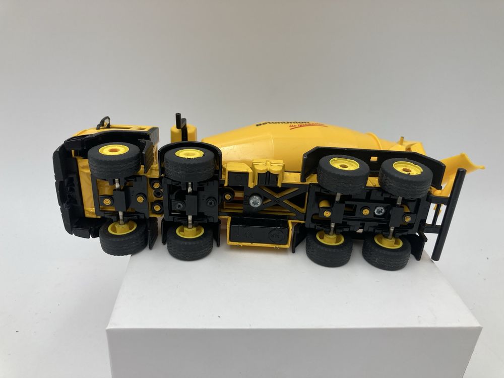 Siku betoniarka Man 3525 Super Serie Metall 1:55 Cement Mixer